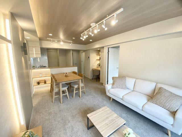 ファミリータウン東陽　E棟　7階　リ　ノベーション済の居間・リビング