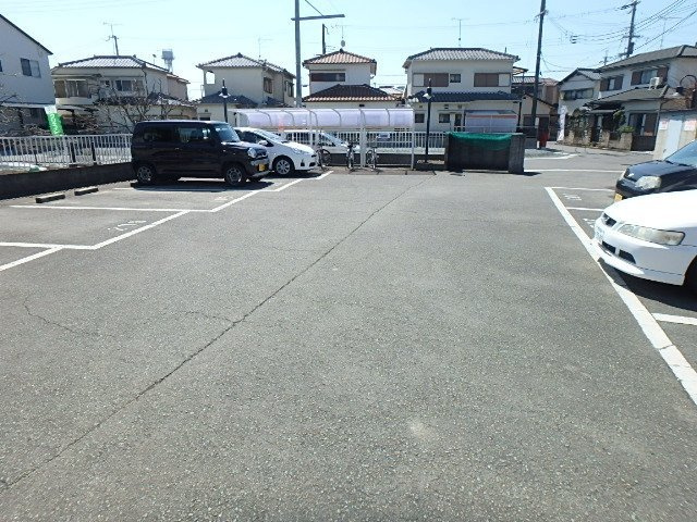 セファミ高砂の駐車場