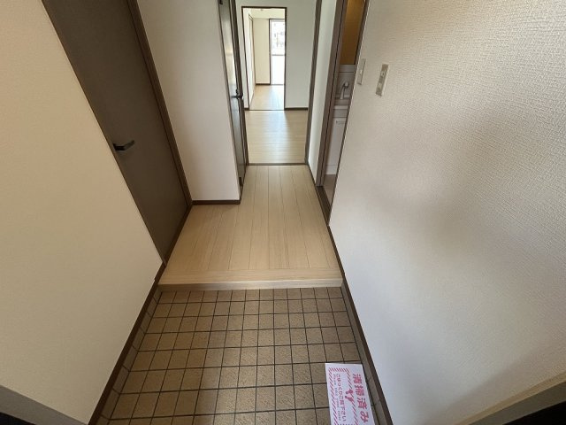 ハイツサンラックの玄関