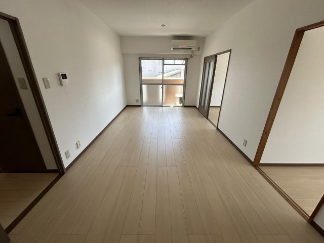 ハイツサンラックの居間・リビング