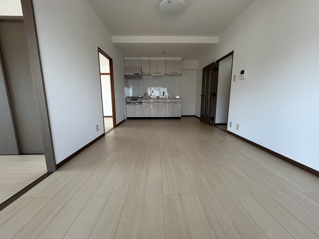 ハイツサンラックの居間・リビング