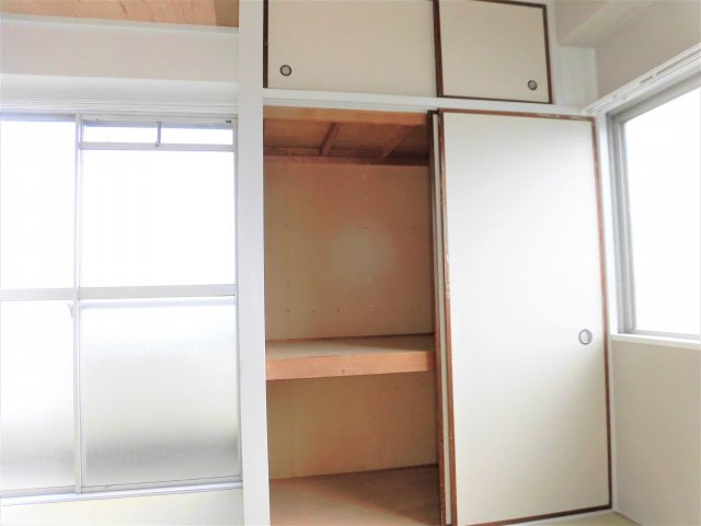 森産ビルの収納