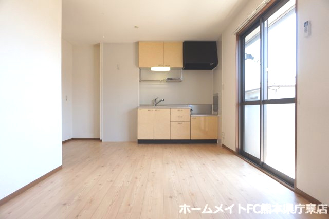 熊本市南区田迎５丁目のアパートの居間・リビング