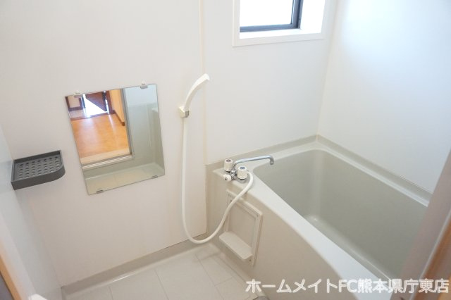 熊本市南区田迎５丁目のアパートの浴室