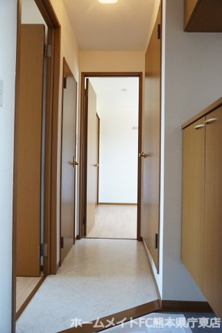 熊本市南区田迎５丁目のアパートの玄関