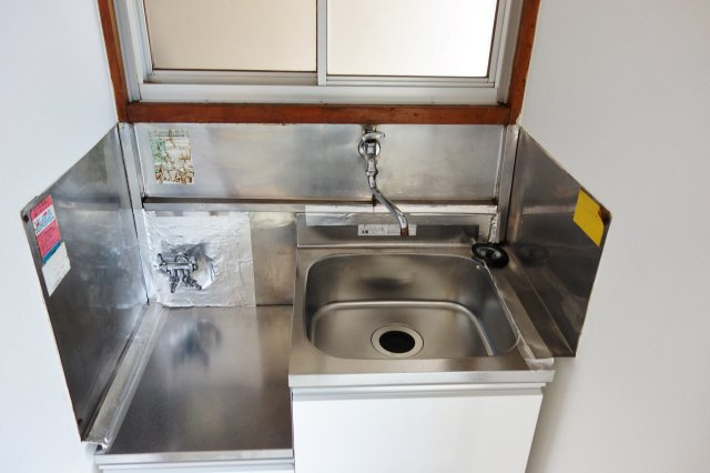 足立区足立４丁目のアパートのキッチン