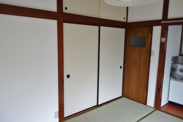 足立区足立４丁目のアパートの収納