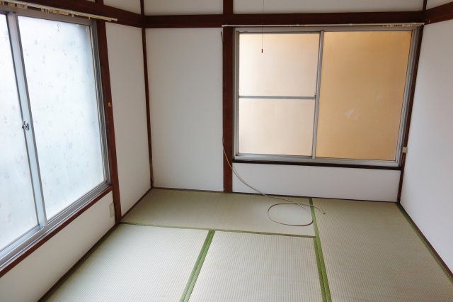 足立区足立４丁目のアパートの居間・リビング