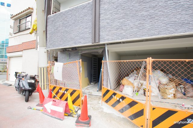 エストゥルースプラス大阪福島　仲介手数料無料のエントランス