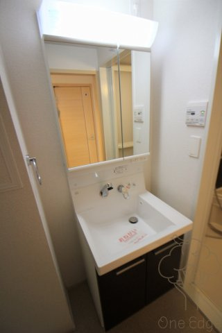 ラヴィータ西梅田の独立洗面台