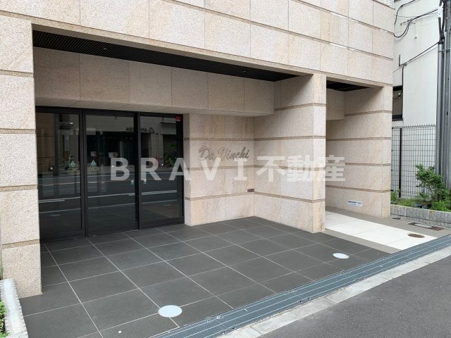 Da Vinchi（ダヴィンチ）　BRAVI不動産のエントランス|【ダヴィンチ】落ち着いたエントランスです