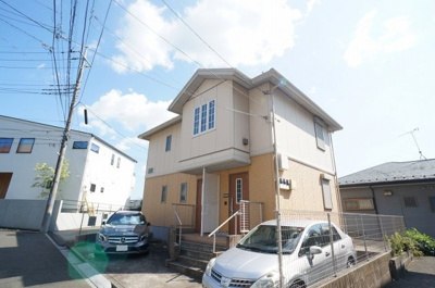 【外観】 | ガーデンハイツ【SHM】 | 積水ハウス施工の賃貸シャーメゾン☆ブルーライン「仲町台」駅より徒歩圏内！ペットOK♪ワンちゃんと一緒に暮らせる2階建てアパートです☆