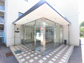 【エントランス】 | 東急東横線「大倉山」駅徒歩5分！
通勤時間の短縮でご家族と過ごす時間を増やす事が出来ます。