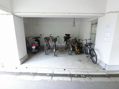 【その他共用部分】 | 屏風ヶ浦住宅1号棟 | 駐輪場・バイク置場