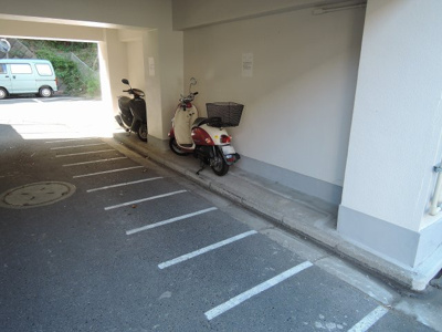 【その他共用部分】 | 屏風ヶ浦住宅1号棟 | バイク置場