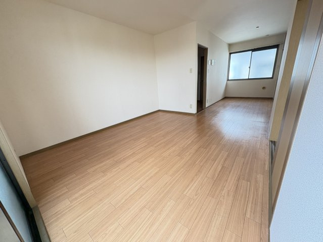 シャルマンハイツの居間・リビング