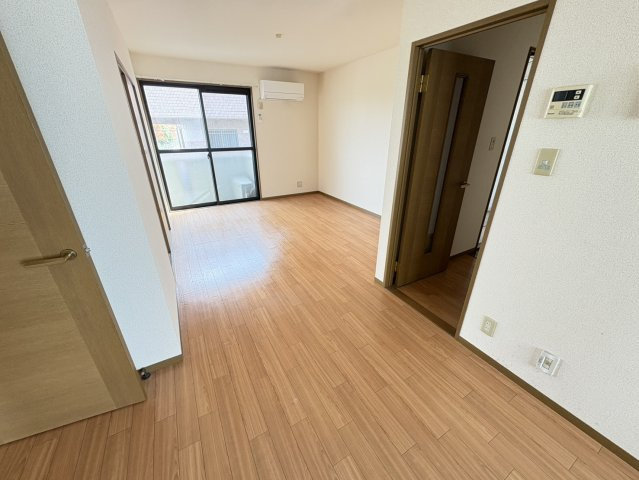 シャルマンハイツの居間・リビング