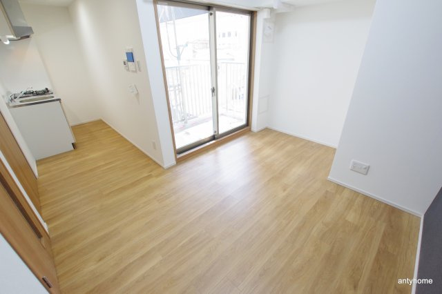 Y&Rino Residence　仲介手数料無料の居間・リビング