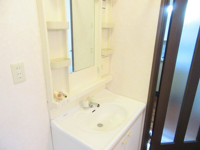 ラポール・イン幸の独立洗面台