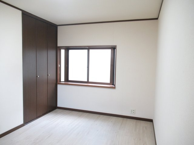 ラポール・イン幸の洋室