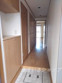 広島市安佐北区落合１丁目の賃貸マンションの玄関