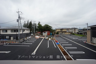 【駐車場】