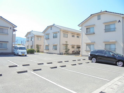 【駐車場】 | ファミーユ新涯