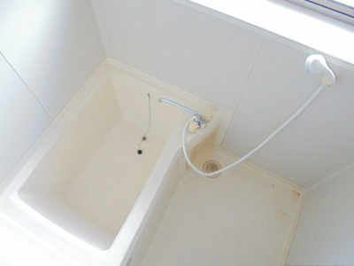 【浴室】 | ファミーユ新涯 | 窓付き