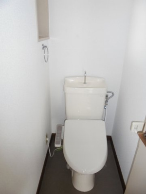 【トイレ】 | ファミーユ新涯 | 温水洗浄便座