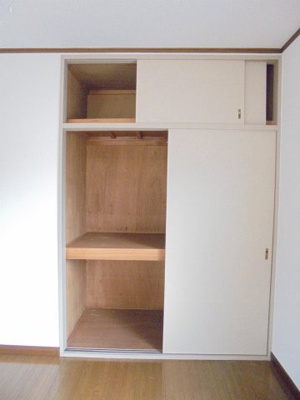 【収納】 | ファミーユ新涯 | 洋室6帖収納スペース