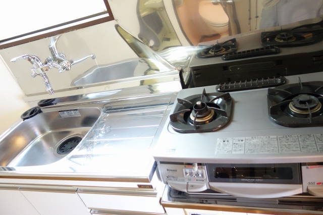 足立区足立４丁目のアパートのキッチン