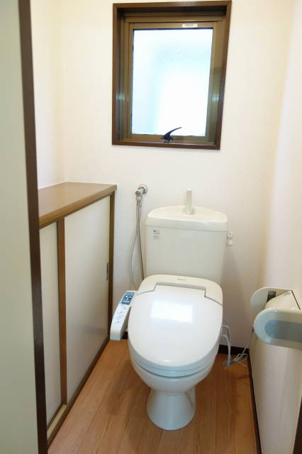 足立区足立４丁目のアパートのトイレ|清潔感のあるトイレです
