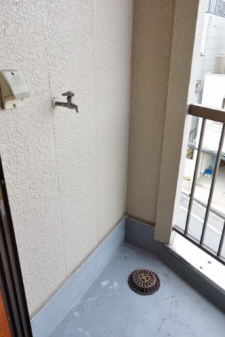 足立区足立４丁目のアパートの設備|洗濯機置き場