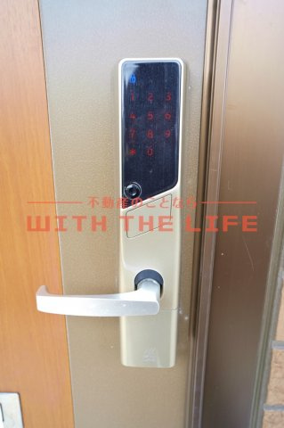 ラーン・サバーイ【10，000円キャッシュバック対象物件】の玄関|シンプルで使いやすい玄関です