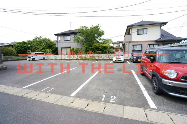 ラーン・サバーイ【10，000円キャッシュバック対象物件】の駐車場|駐車場完備です