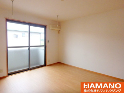 【居間・リビング】 | ポートシャトー | リビングです