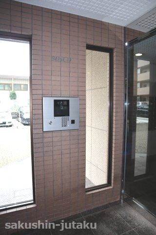 フェアロージュ津田沼ボスコ　３階部分のエントランス|オートロックで安心ですね。