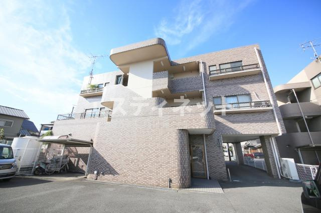 寺由ビルの外観