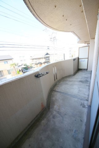 寺由ビルのバルコニー