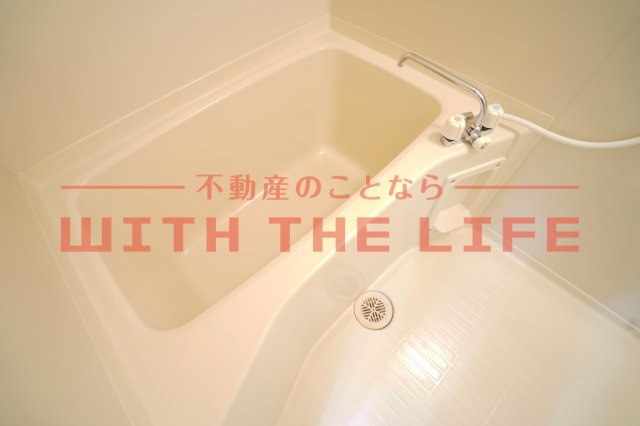 アゼリアコート【10，000円キャッシュバック対象物件】の浴室|落ち着いた空間のお風呂です