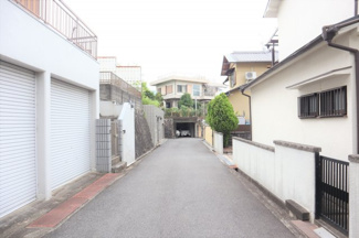 【前面道路含む現地写真】