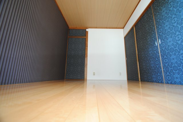 権藤ビルの洋室|イメージ写真（反転間取：壁紙の色が異なります）
現状優先です。