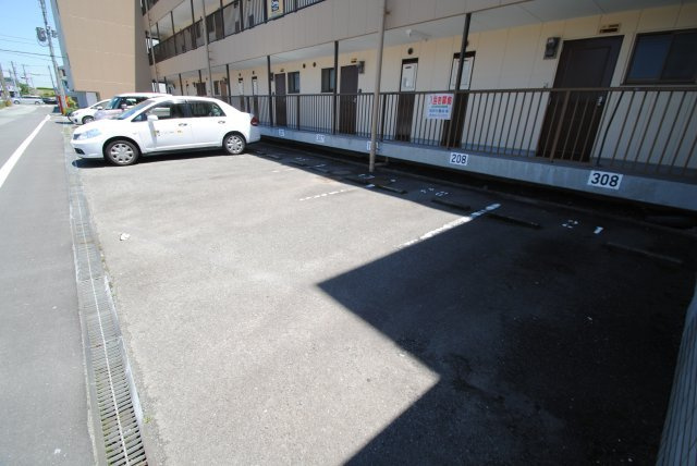 権藤ビルの駐車場