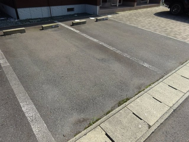 ブランシェ山の手の駐車場