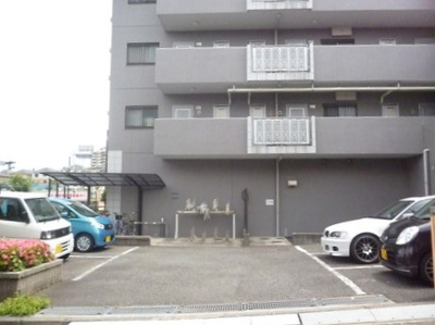 【駐車場】 | アルシオネ | いつでも目の届く敷地内に駐車場があります♪お車を利用される方におすすめです！