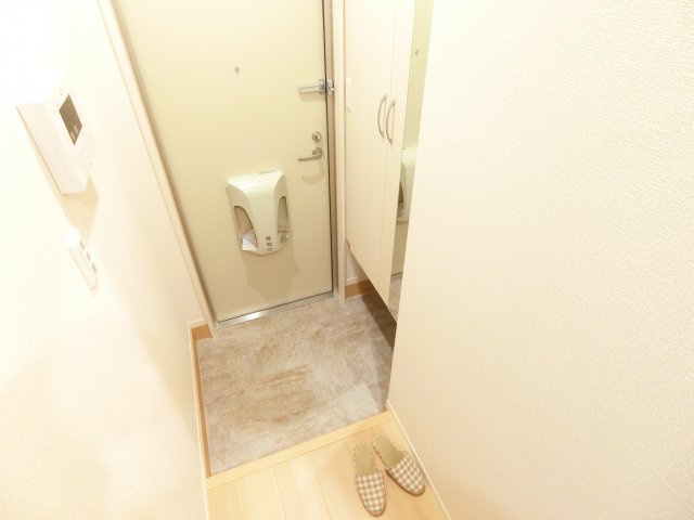 カーサ高善D棟 の玄関
