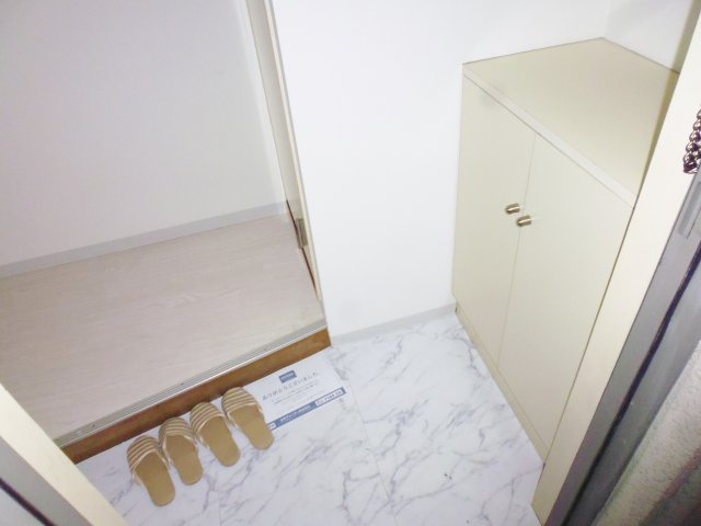 アッシュコート明石の玄関