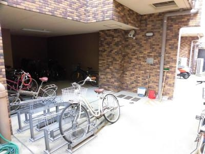 アスヴェル京都御所前Ⅱの駐車場|駐輪場