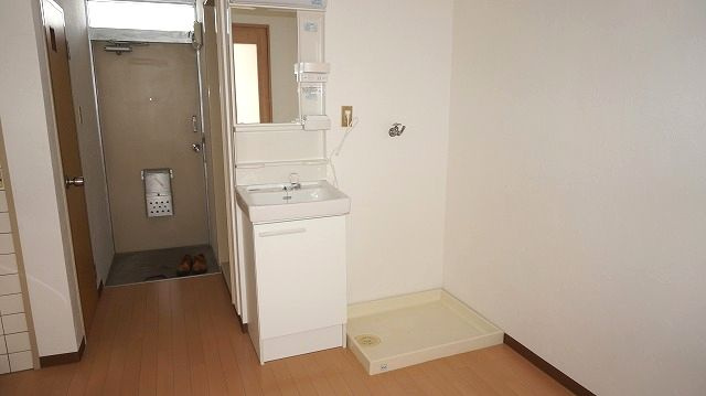 第五前田荘の独立洗面台|独立洗面化粧台が付いています