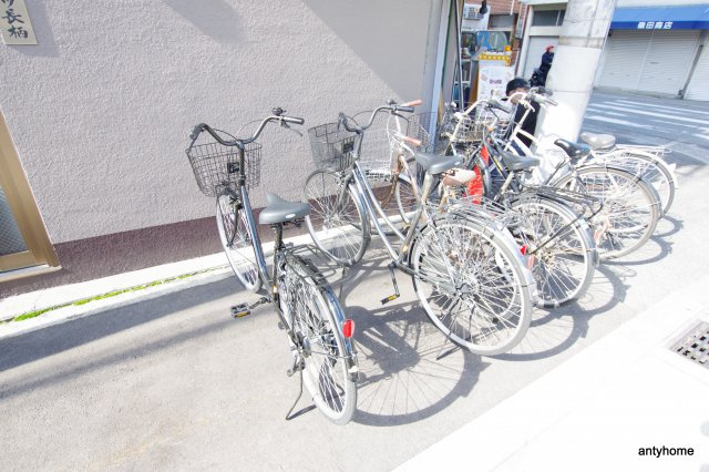 サンスリーハイツ長柄　仲介手数料無料の駐車場